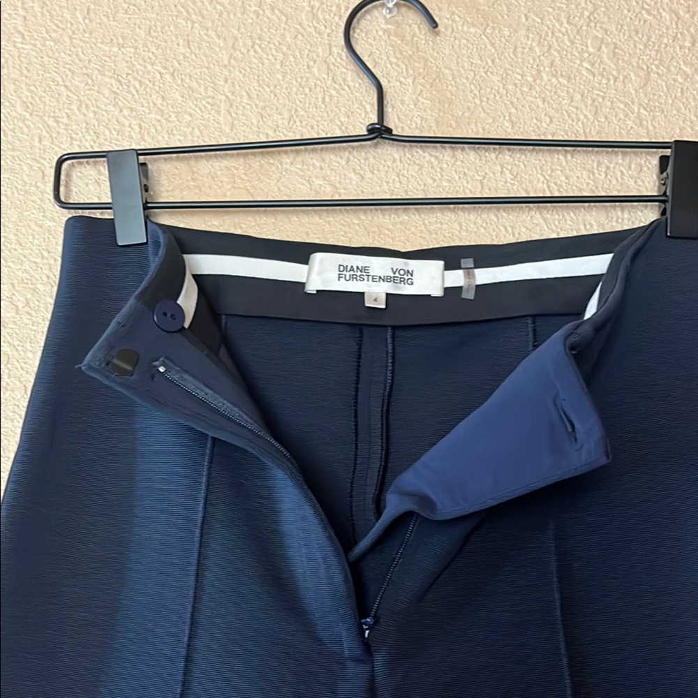 Diane von Furstenberg Navy straight leg pants